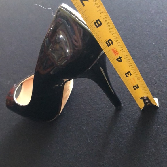 Barney’s of New York - Vero Cuoio Black patent leather, 4 1/2 inch heel peep toe - Picture 7 of 7